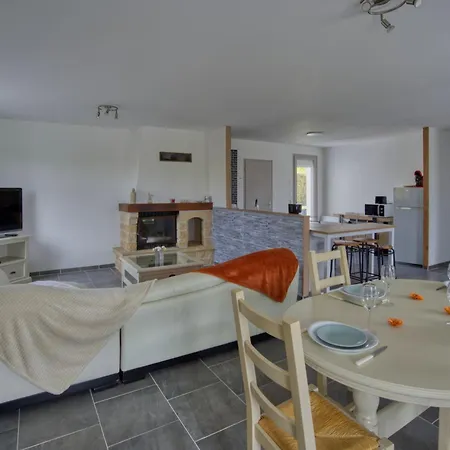 Le Refuge De - Maison 6 Personnes - Piscine Nyaraló *